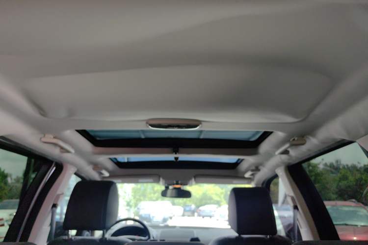 Used Land Rover Freelander 2 2013 2.0T Si4 SE Gasoline Edition Headliner