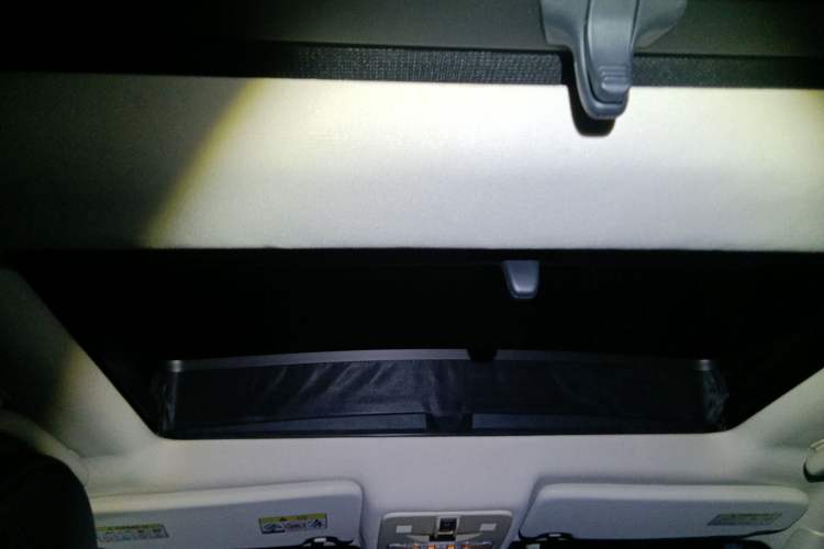 Used Land Rover Freelander 2 2013 2.0T Si4 SE Gasoline Edition Headliner