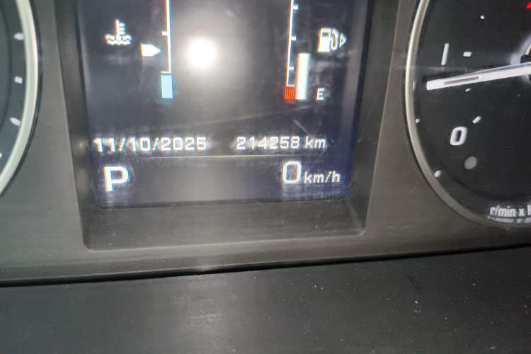 Used Land Rover Freelander 2 2013 2.2T SD4 SE Diesel Edition Odometer Close Up