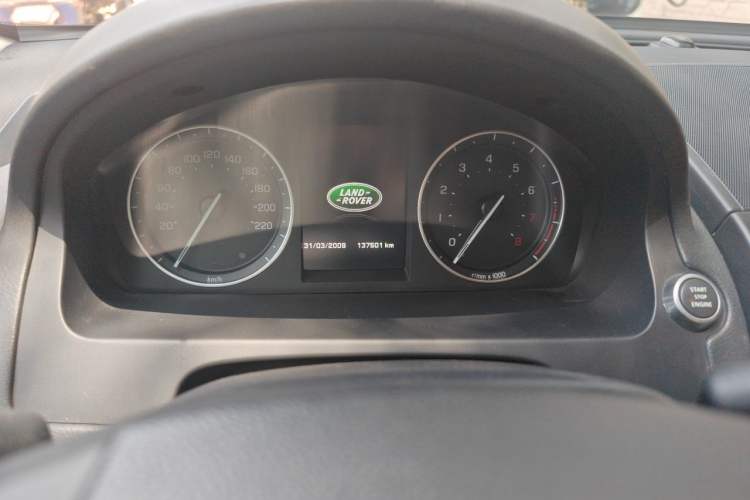 Used Land Rover Freelander 2 2013 2.0T Si4 SE Gasoline Edition Odometer Close Up