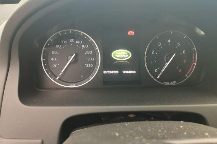 Used Land Rover Freelander 2 2013 2.0T Si4 SE Gasoline Edition Odometer Close Up