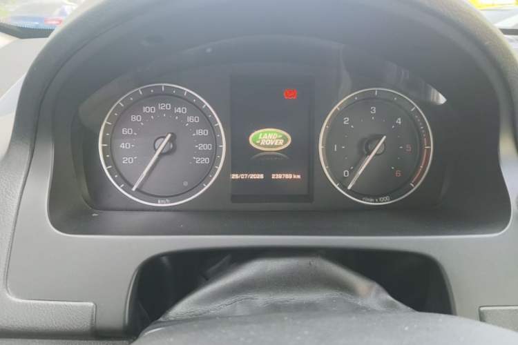 Used Land Rover Freelander 2 2013 2.2T SD4 S Diesel Version Odometer Close Up
