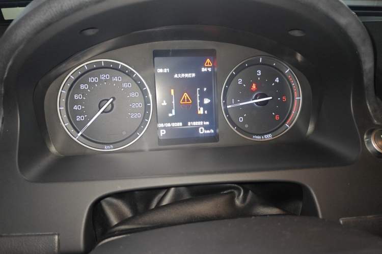 Used Land Rover Freelander 2 2013 2.2T SD4 Xuedong Limited Edition Odometer Close Up