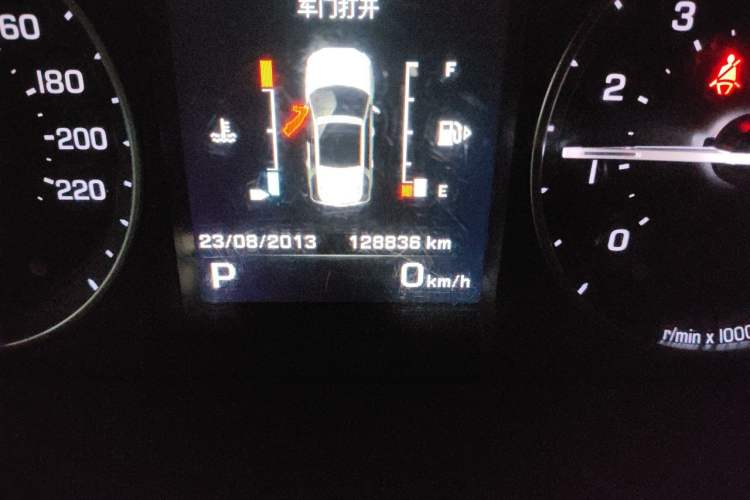Used Land Rover Freelander 2 2013 2.0T Si4 SE Gasoline Edition Odometer Close Up