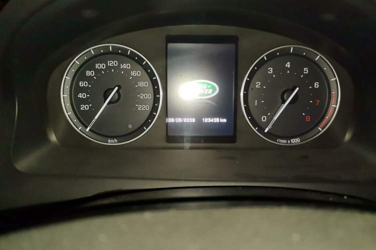 Used Land Rover Freelander 2 2013 2.0T Si4 HSE Gasoline Version Odometer Close Up