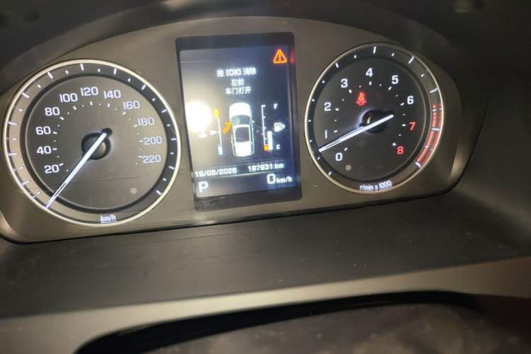 Used Land Rover Freelander 2 2013 2.0T Si4 SE Gasoline Edition Odometer Close Up