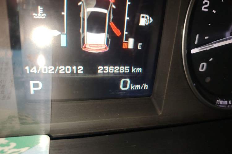 Used Land Rover Freelander 2 2013 2.0T Si4 HSE Gasoline Version Odometer Close Up