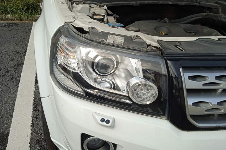 Used Land Rover Freelander 2 2013 2.0T Si4 SE Gasoline Edition Right Front Headlight