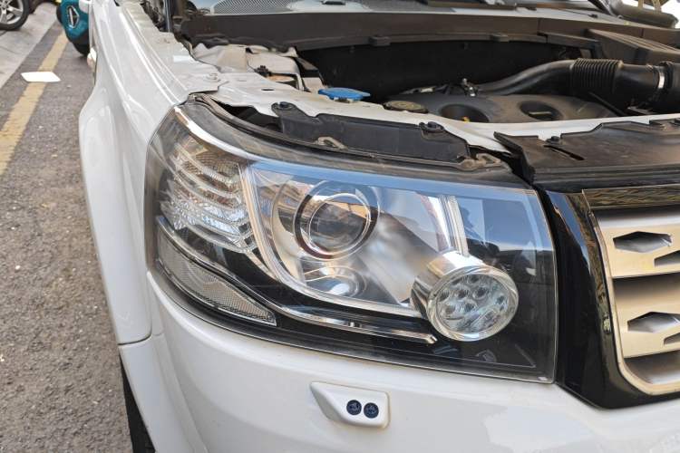Used Land Rover Freelander 2 2013 2.0T Si4 SE Gasoline Edition Right Front Headlight