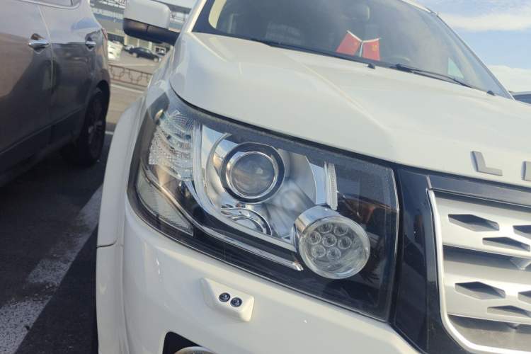 Used Land Rover Freelander 2 2013 2.0T Si4 SE Gasoline Edition Right Front Headlight