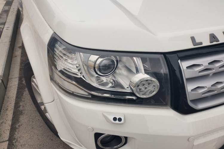 Used Land Rover Freelander 2 2013 2.0T Si4 SE Gasoline Edition Right Front Headlight