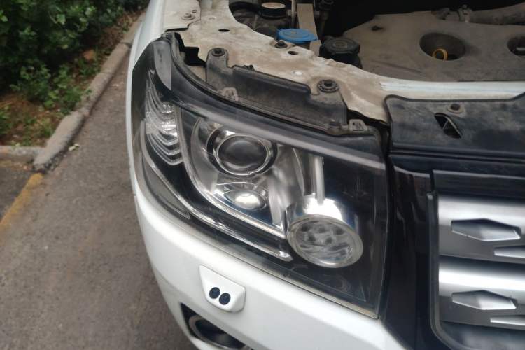 Used Land Rover Freelander 2 2013 2.0T Si4 SE Gasoline Edition Right Front Headlight