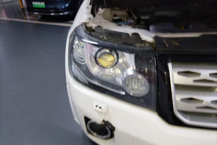 Used Land Rover Freelander 2 2013 2.0T Si4 SE Gasoline Edition Right Front Headlight
