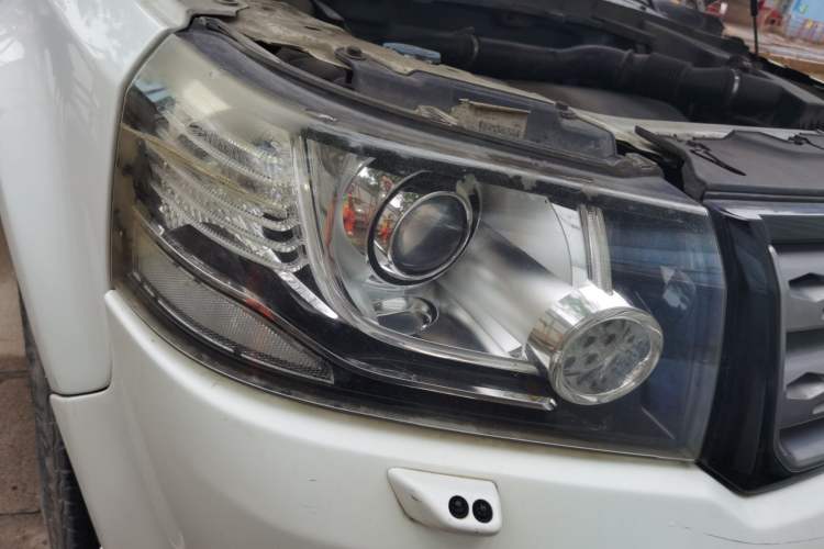 Used Land Rover Freelander 2 2013 2.2T SD4 SE Diesel Edition Right Front Headlight