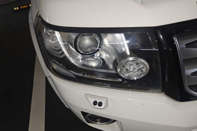 Used Land Rover Freelander 2 2013 2.2T SD4 Xuedong Limited Edition Right Front Headlight