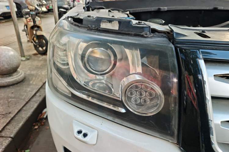 Used Land Rover Freelander 2 2013 2.0T Si4 SE Gasoline Edition Right Front Headlight