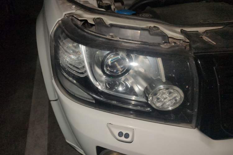 Used Land Rover Freelander 2 2013 2.2T SD4 SE Diesel Edition Right Front Headlight