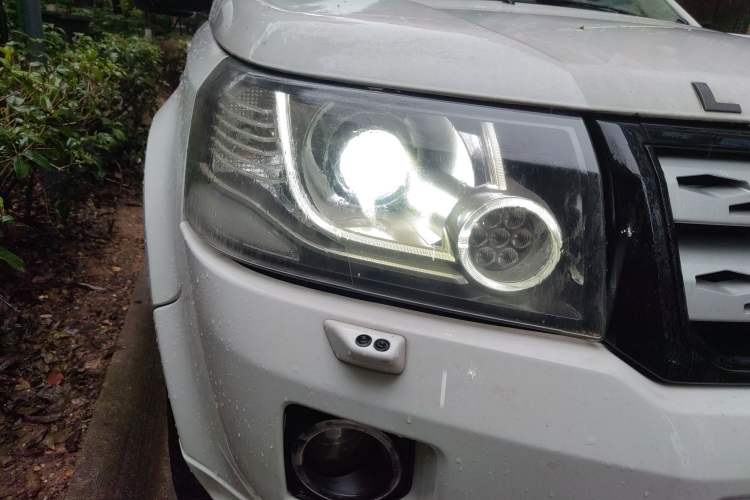 Used Land Rover Freelander 2 2013 2.0T Si4 SE Gasoline Edition Right Front Headlight