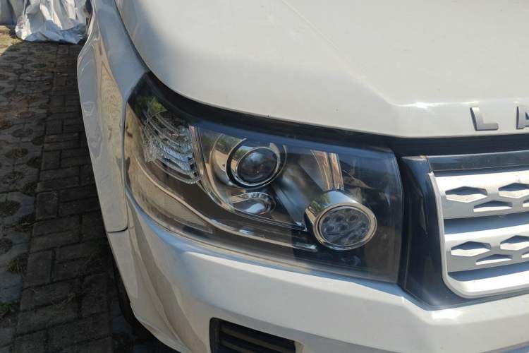 Used Land Rover Freelander 2 2013 2.2T SD4 S Diesel Version Right Front Headlight