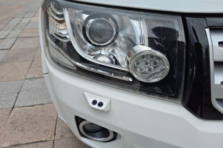 Used Land Rover Freelander 2 2013 2.0T Si4 SE Gasoline Edition Right Front Headlight
