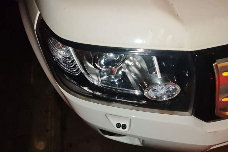 Used Land Rover Freelander 2 2013 2.0T Si4 SE Gasoline Edition Right Front Headlight