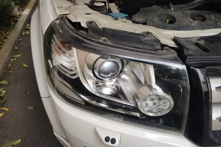 Used Land Rover Freelander 2 2013 2.0T Si4 HSE Gasoline Version Right Front Headlight