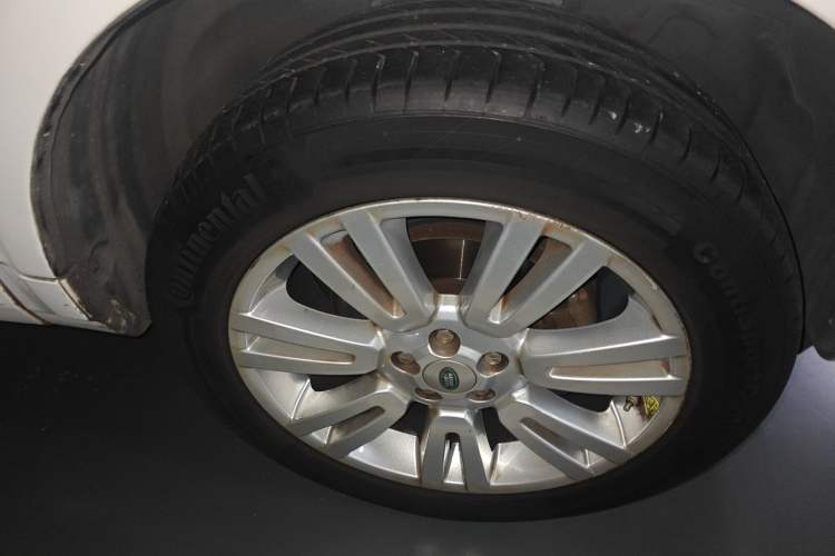 Used Land Rover Freelander 2 2013 2.2T SD4 Xuedong Limited Edition Right Front Wheel Hub