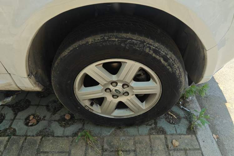 Used Land Rover Freelander 2 2013 2.2T SD4 S Diesel Version Right Front Wheel Hub