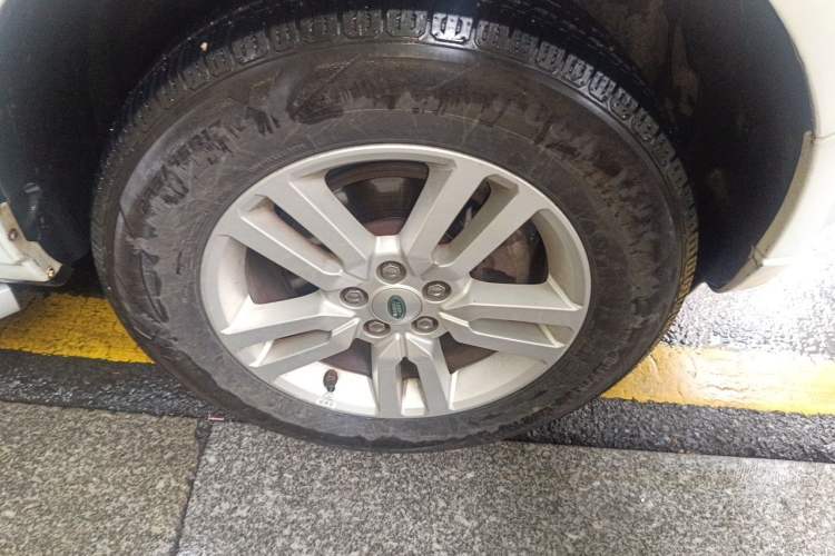 Used Land Rover Freelander 2 2013 2.2T SD4 SE Diesel Edition Right Front Wheel Hub