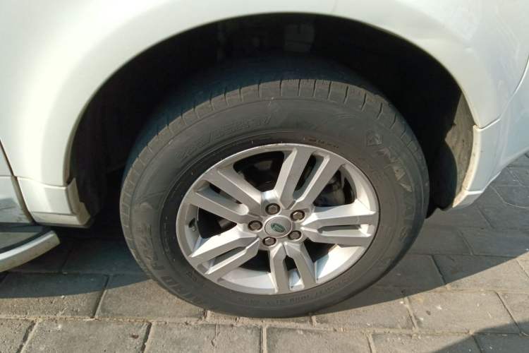Used Land Rover Freelander 2 2013 2.2T SD4 SE Diesel Edition Right Front Wheel Hub