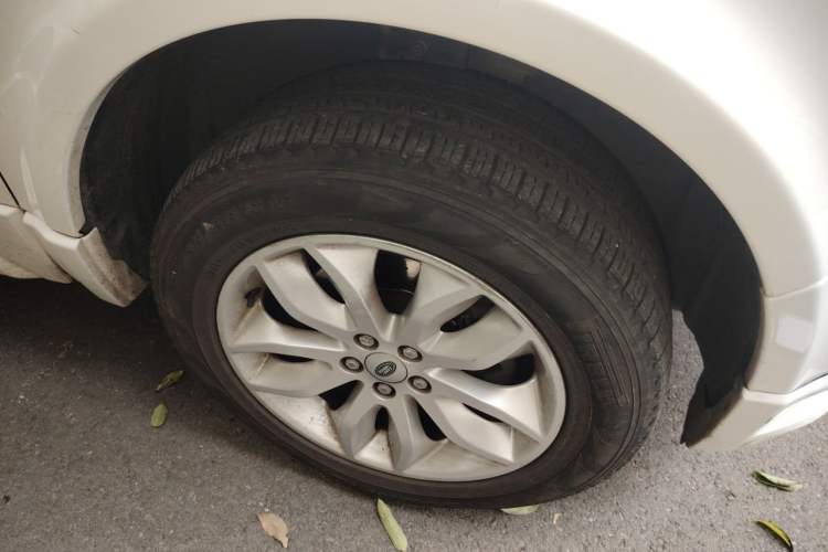 Used Land Rover Freelander 2 2013 2.0T Si4 HSE Gasoline Version Right Front Wheel Hub