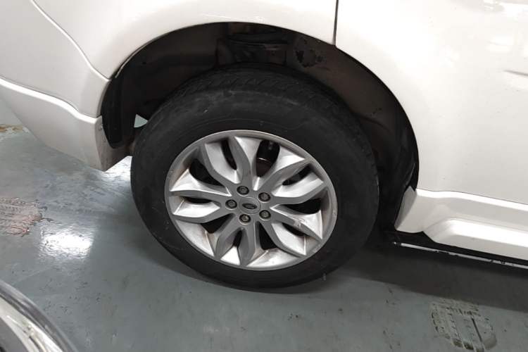 Used Land Rover Freelander 2 2013 2.0T Si4 HSE Gasoline Version Right Rear Wheel Hub