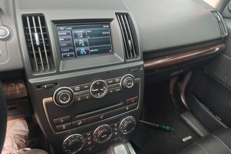 Used Land Rover Freelander 2 2014 2.0T Si4 SE Gasoline Version Audio And AC Panel