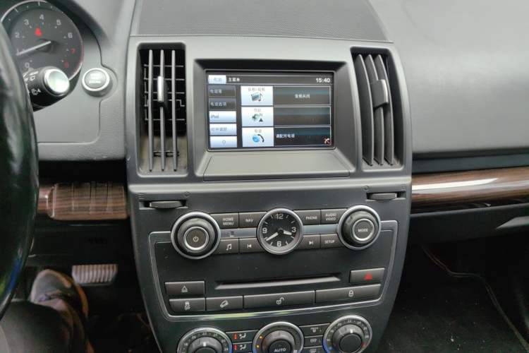 Used Land Rover Freelander 2 2014 2.0T Si4 SE Gasoline Version Audio And AC Panel