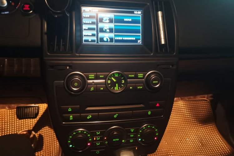 Used Land Rover Freelander 2 2014 2.0T Si4 SE Gasoline Version Audio And AC Panel