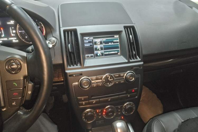 Used Land Rover Freelander 2 2014 2.0T Si4 SE Gasoline Version Audio And AC Panel