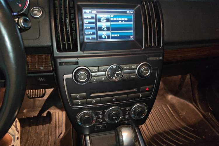 Used Land Rover Freelander 2 2014 2.0T Si4 SE Gasoline Version Audio And AC Panel