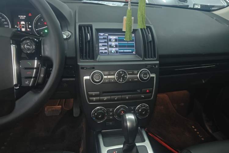 Used Land Rover Freelander 2 2014 2.0T Si4 HSE Gasoline Edition Audio And AC Panel