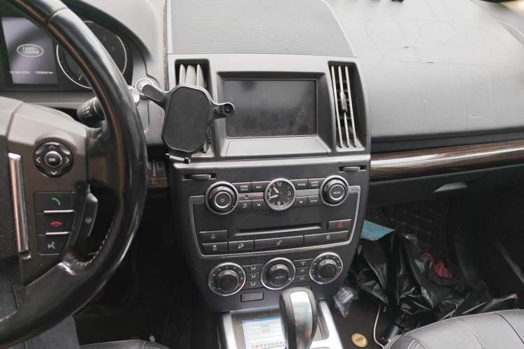 Used Land Rover Freelander 2 2014 2.0T Si4 SE Gasoline Version Audio And AC Panel