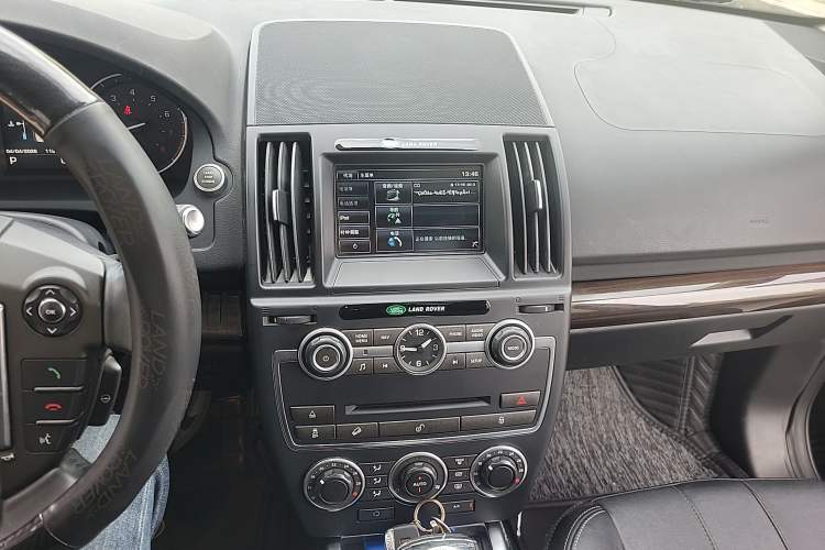 Used Land Rover Freelander 2 2014 2.0T Si4 SE Gasoline Version Audio And AC Panel