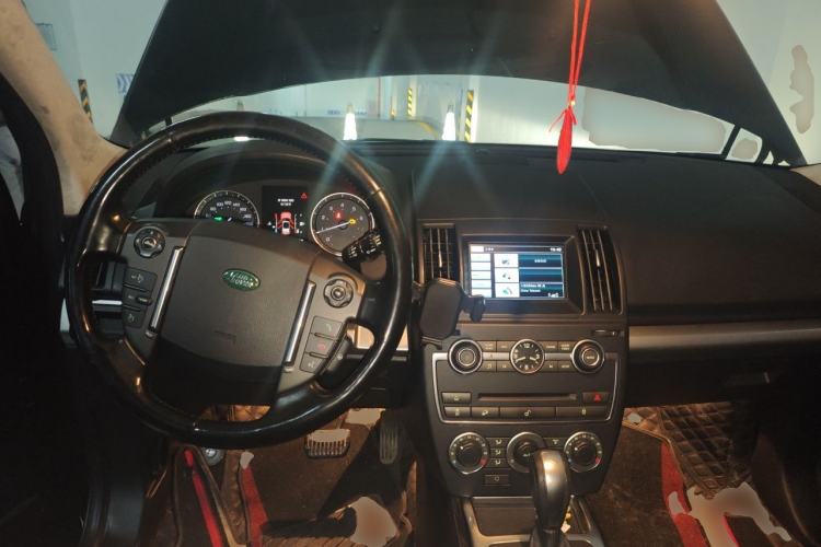Used Land Rover Freelander 2 2014 2.0T Si4 SE Gasoline Version Center Console