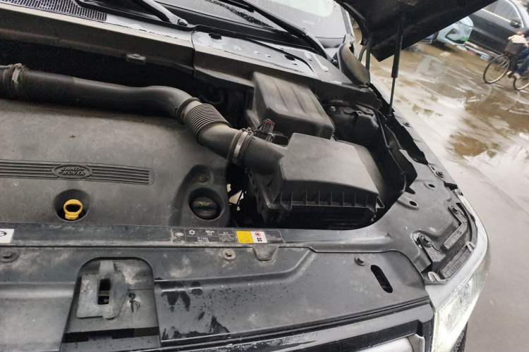 Used Land Rover Freelander 2 2014 2.2T SD4 SE Diesel Edition Engine Bay Left