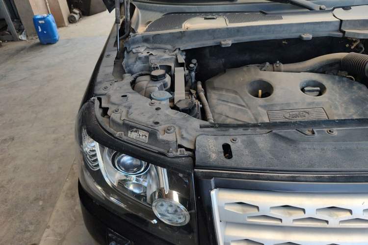 Used Land Rover Freelander 2 2014 2.0T Si4 SE Gasoline Version Engine Bay Right