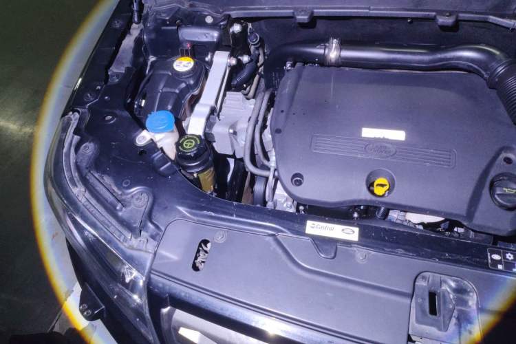 Used Land Rover Freelander 2 2014 2.2T SD4 SE Diesel Edition Engine Bay Right