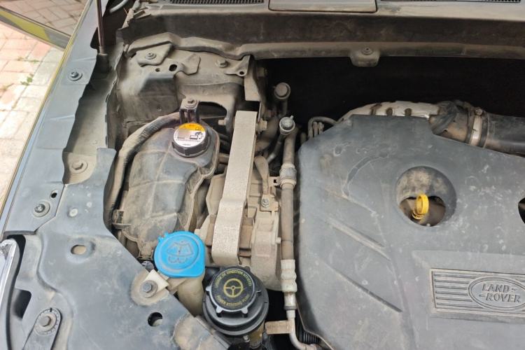 Used Land Rover Freelander 2 2014 2.0T Si4 SE Gasoline Version Engine Bay Right