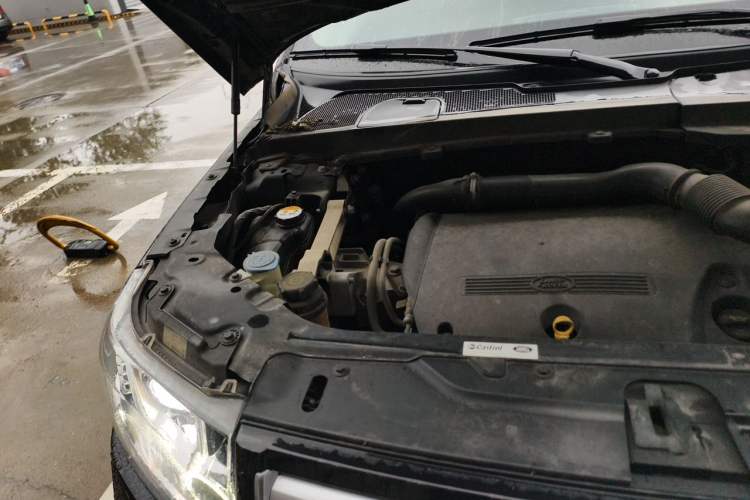 Used Land Rover Freelander 2 2014 2.2T SD4 SE Diesel Edition Engine Bay Right