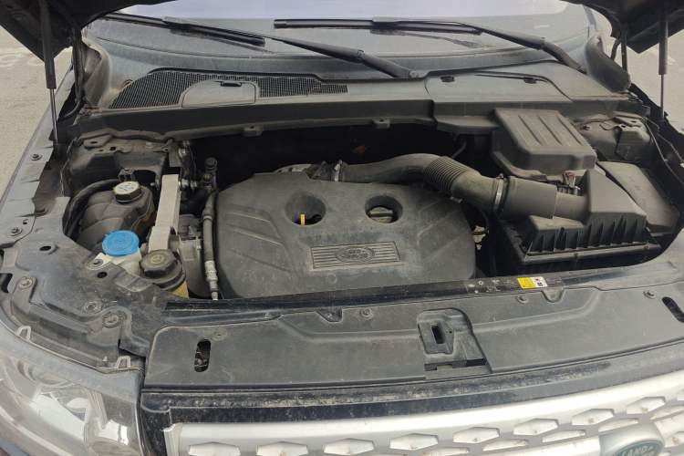 Used Land Rover Freelander 2 2014 2.0T Si4 HSE Gasoline Edition Engine Bay