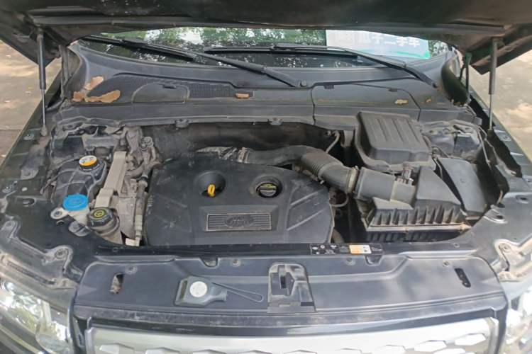 Used Land Rover Freelander 2 2014 2.0T Si4 HSE Gasoline Edition Engine Bay