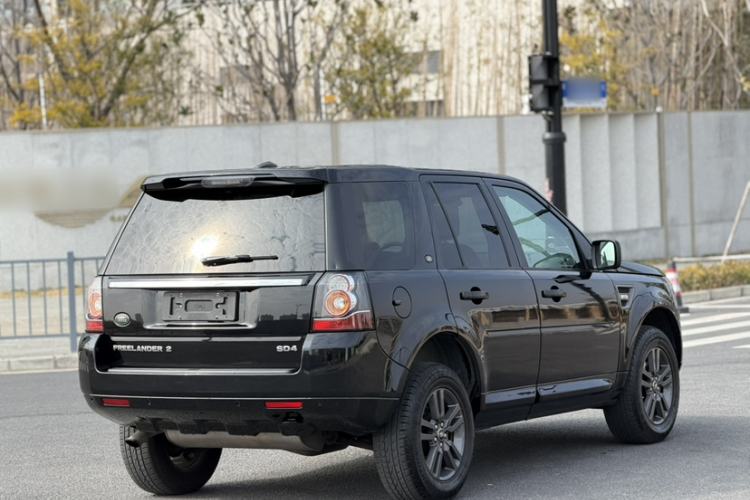 Used Land Rover Freelander 2 2014 2.2T SD4 SE Diesel Edition Exterior 2