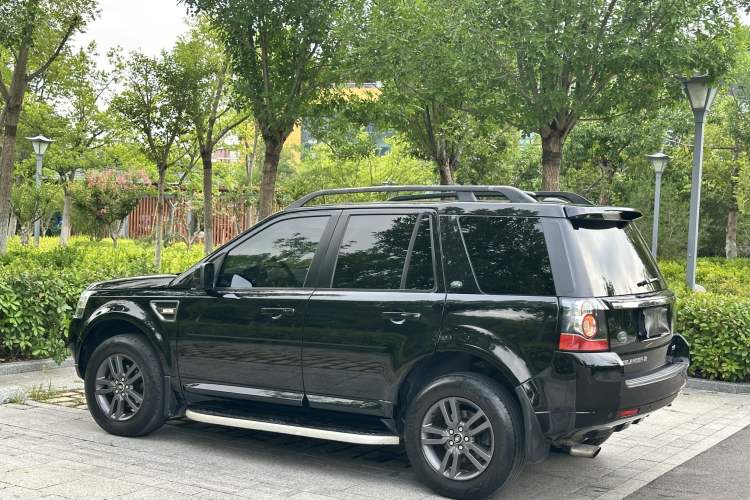 Used Land Rover Freelander 2 2014 2.2T SD4 SE Diesel Edition Exterior 3